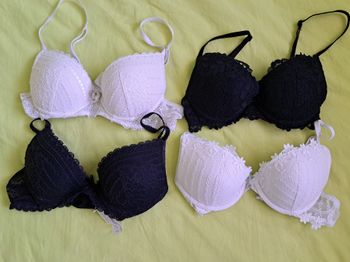 Lot 4  soutiens gorge push up etam