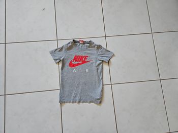 T-shirt MC garçon Nike air 10/12 ans U11