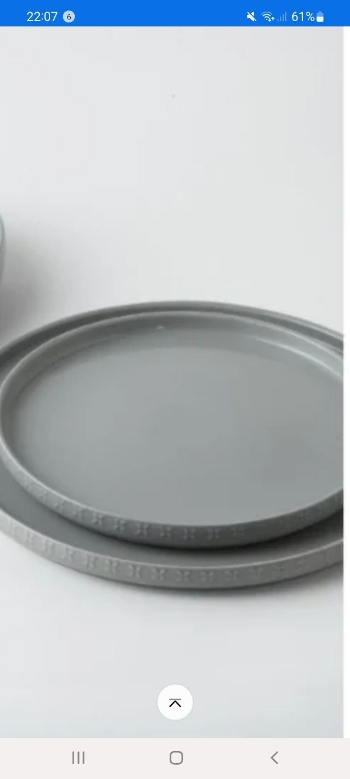 Deux sets vaisselle neufs à 35 je ne fait pas d envoie - photo numéro 4