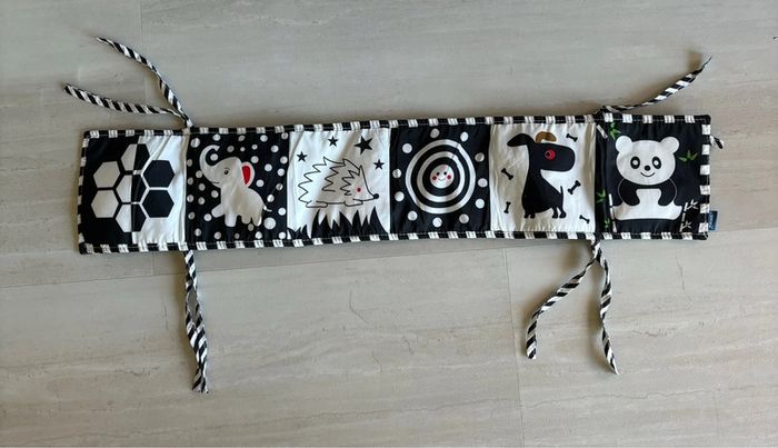 Livre dépliant noir et blanc - photo numéro 2