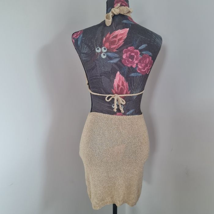 Robe sexy dorée pailletée - photo numéro 3