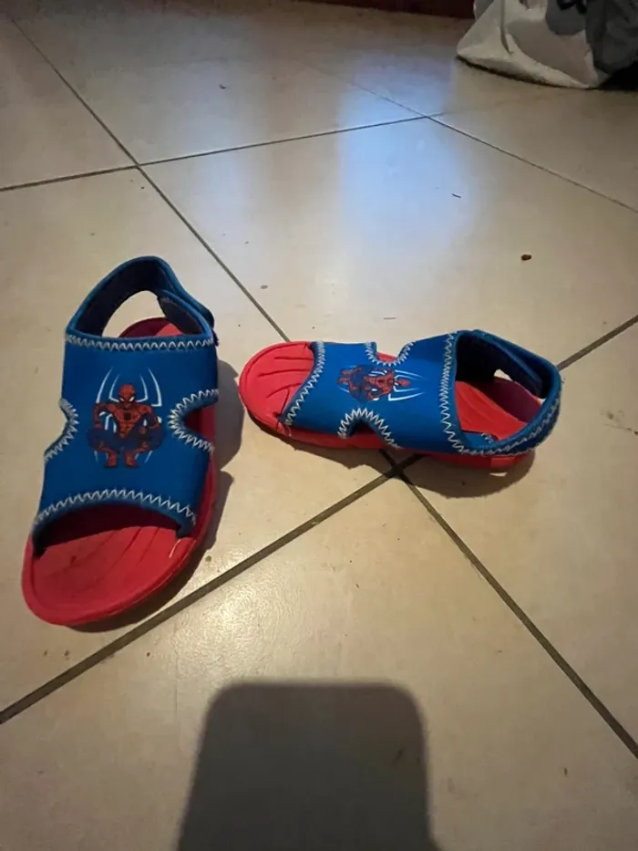 Claquette Spider-Man taille 25