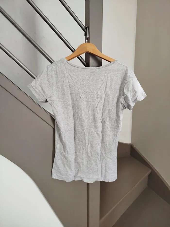 Tee-shirt gris - photo numéro 4
