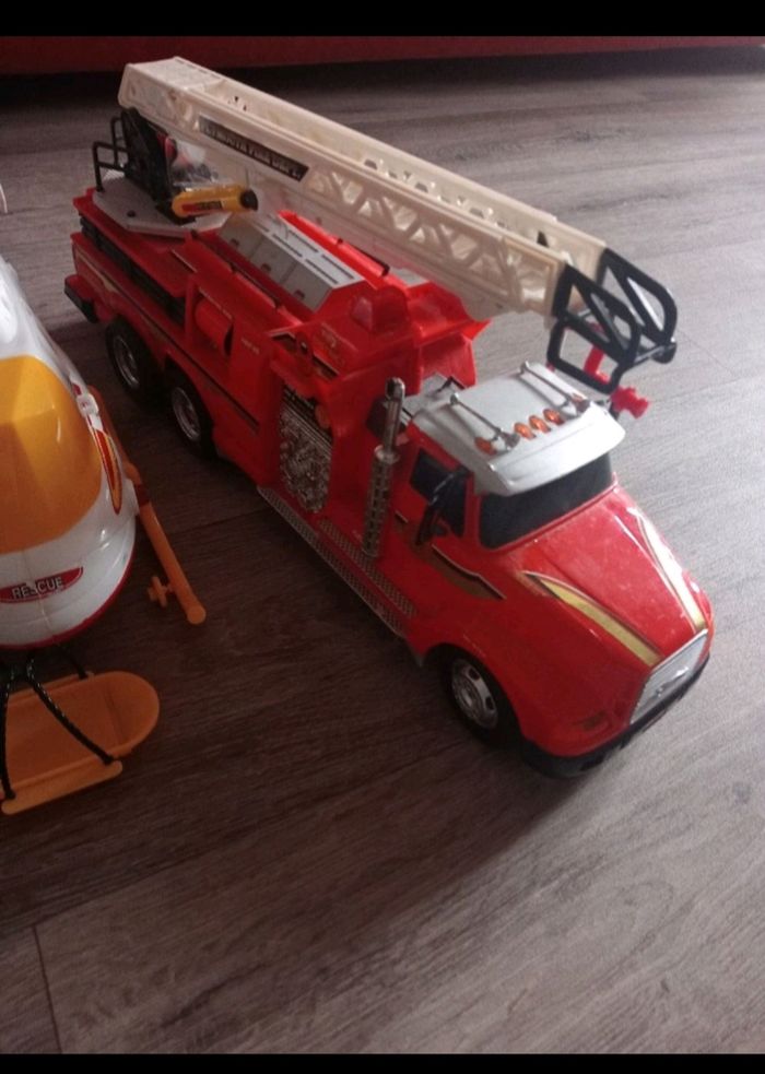 Lots jouets enfants camion et hélicoptère - photo numéro 2