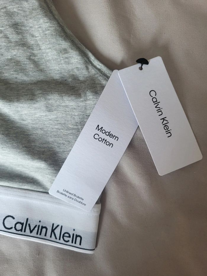 Brassière Calvin Klein taille S neuf - photo numéro 2
