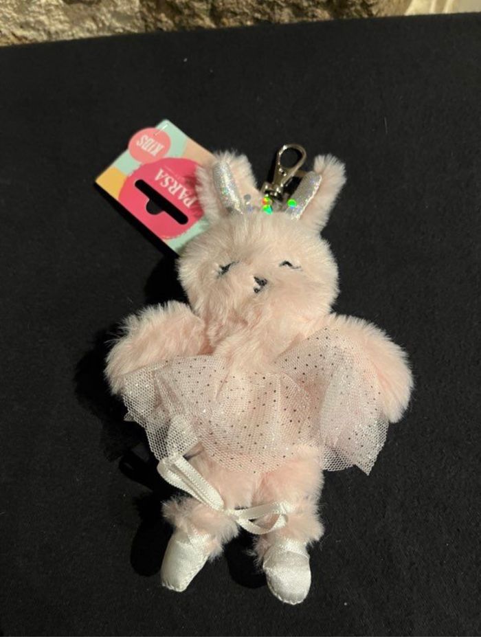 Porte clés ou déco sac en peluche lapin Parsa neuf