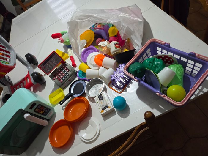 Lot dinette charet et quelques petits truc de bebe micro-ondes - photo numéro 3