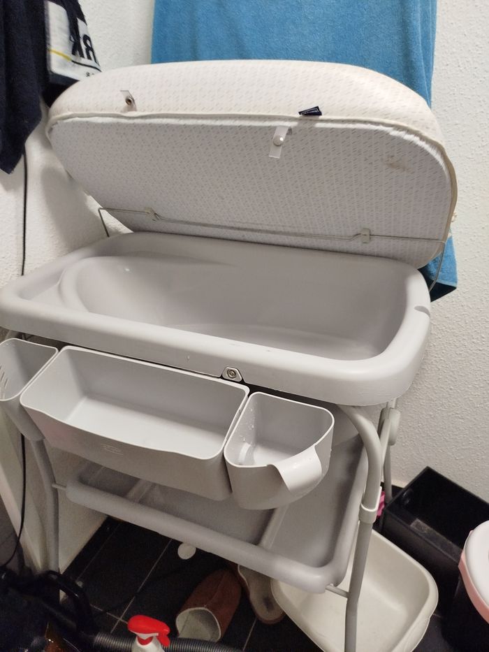 Baignoire ergonomique pour bébé avec support table a langer - photo numéro 2