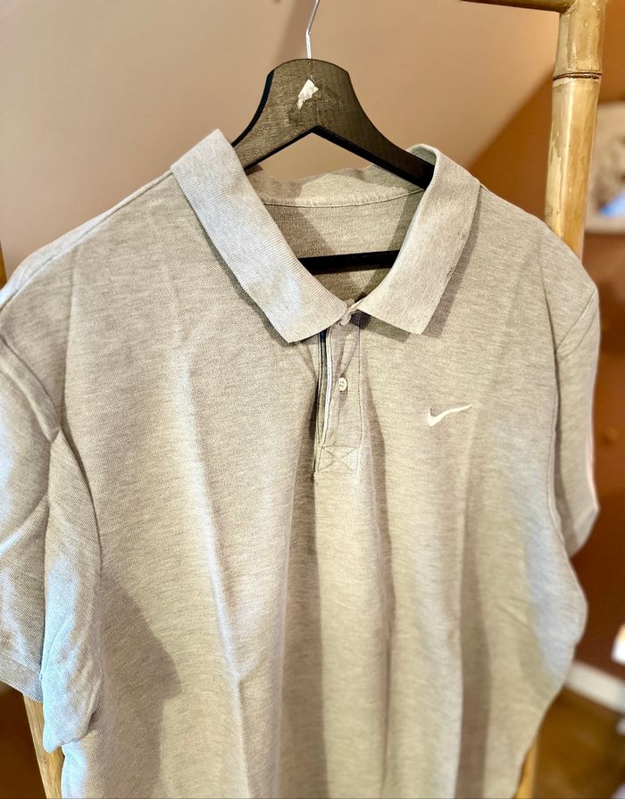 💜 Polo gris Nike taille XXL 💜 - photo numéro 3