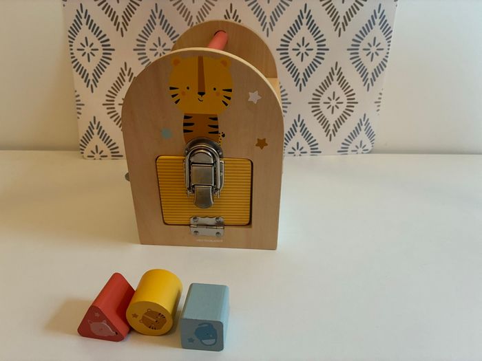 Cube activités avec différentes fermetures - photo numéro 4