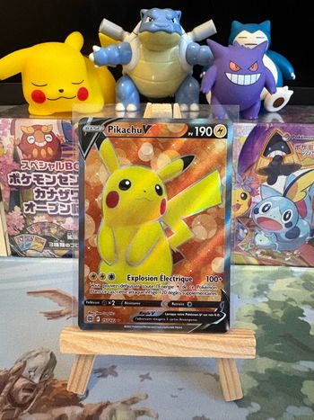 Carte Pokémon officielle Pikachu V FA - stars étincelantes