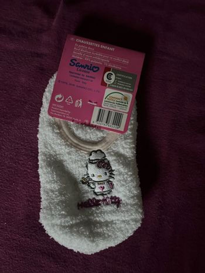 Chaussettes anti dérapantes hello kitty - photo numéro 2