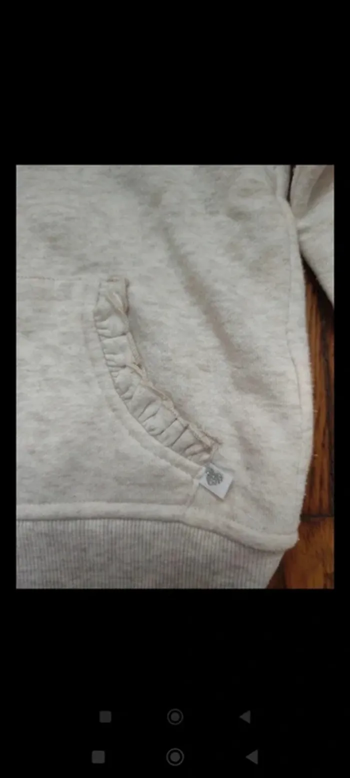 Gilet couleur crème, en très bon état, c'est du 2/3 ans , 98 cm. - photo numéro 3