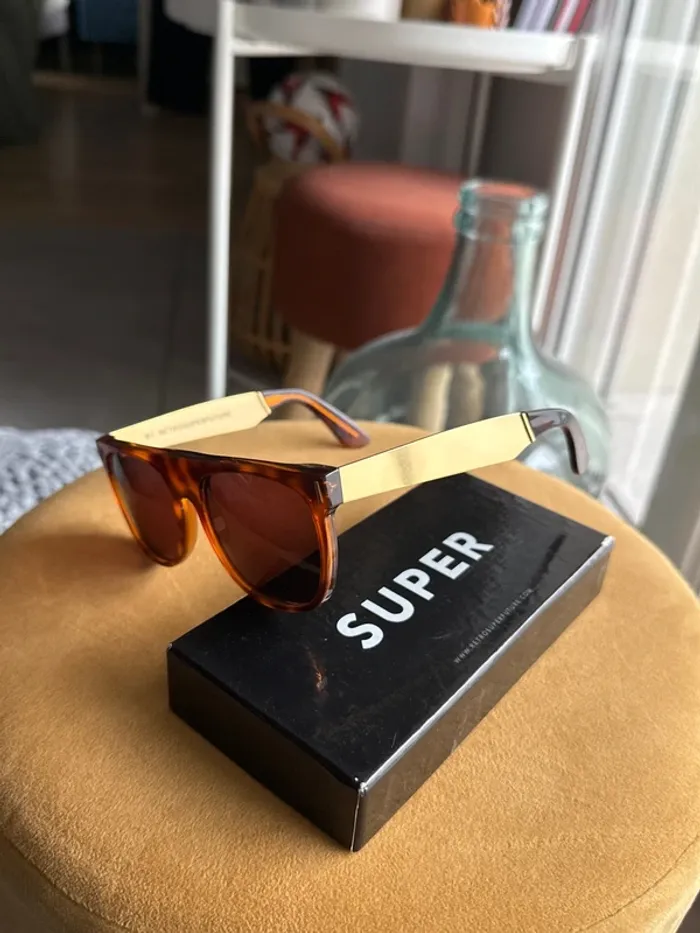 Lunette de soleil Retrosuperfuture Flat Top - Noire et or - parfait état - photo numéro 4