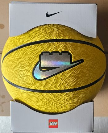 5009870 Ballon basket Nike x LEGO
