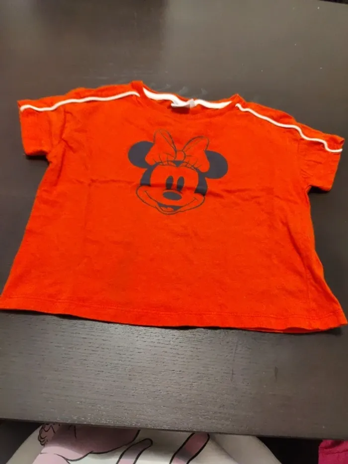 T shirts Minnie mouse 5ans