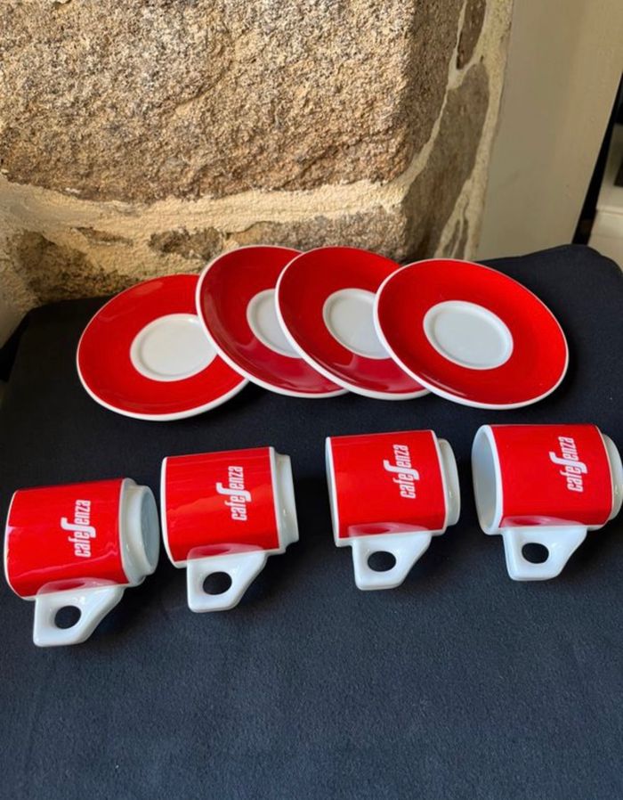 Lot de 4 tasses et 4 sous tasses à café Segafredo Vintage - photo numéro 3
