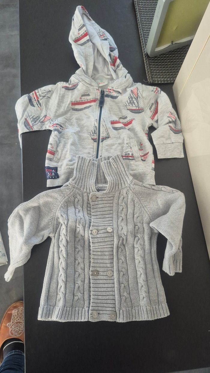 Vend 2 gilet  9 mois garçon