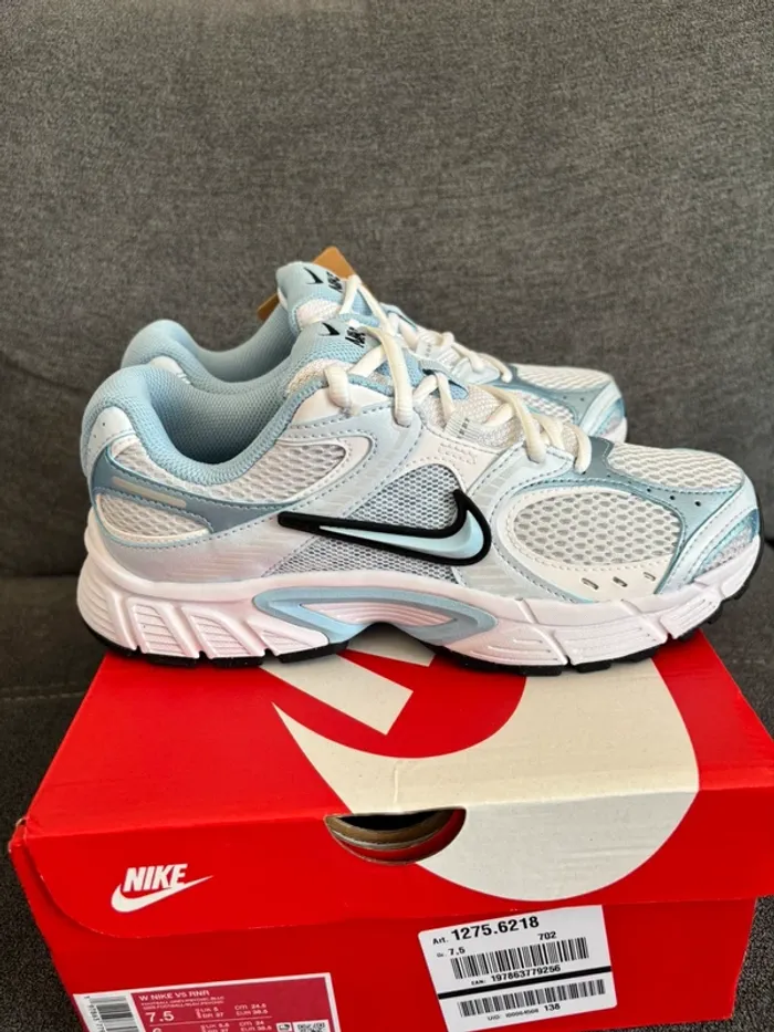 Nike V5 RNR bleu clair blanc 38,5 - photo numéro 3