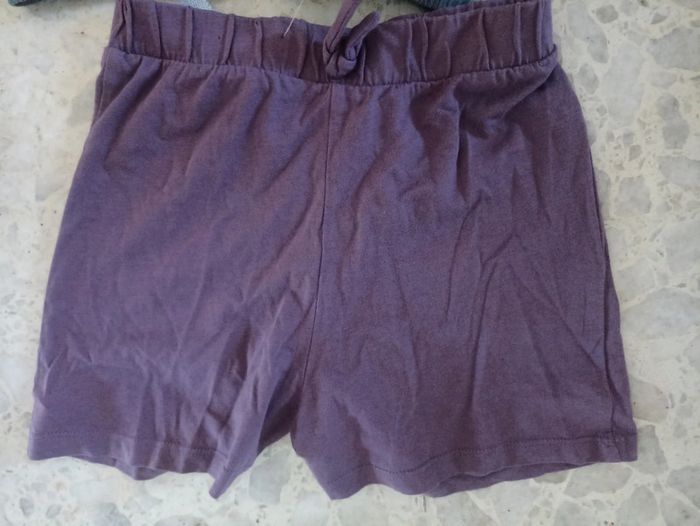 2 shorts léger 8 ans - photo numéro 2