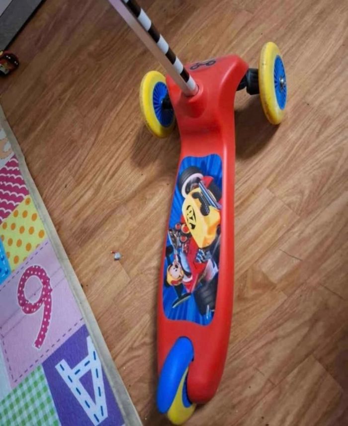 Trotinette mickey - photo numéro 3