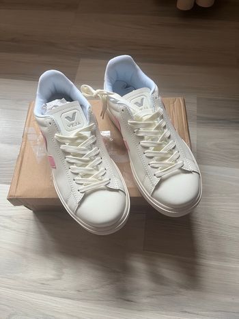 Baskets blanches neuves