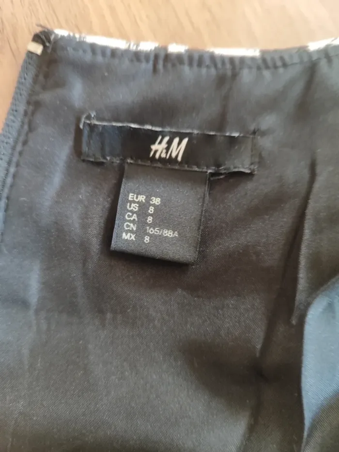Robe H&M noire T.38 - photo numéro 5