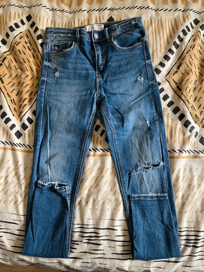 Jean troué stradivarius
