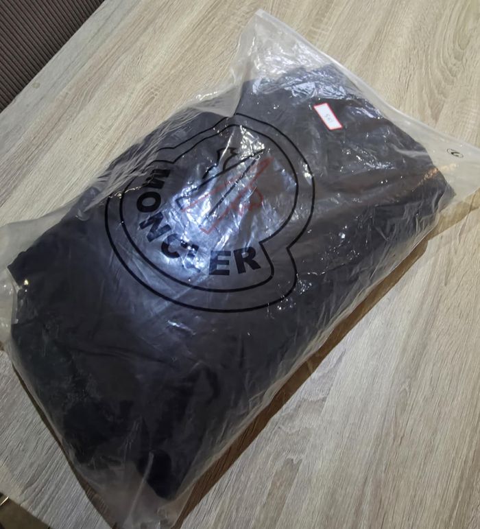 Doudoune Moncler Homme Noir(convient M) Neuf Étiquettes – Authentique QR Code - photo numéro 3