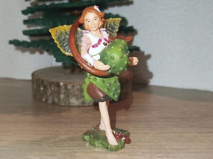 Schleich Bayala Figurine elfe et son petit écureuil - photo numéro 2