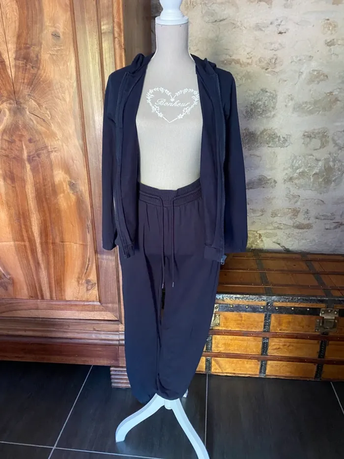 Ensemble de survêtement bleu marine - photo numéro 2