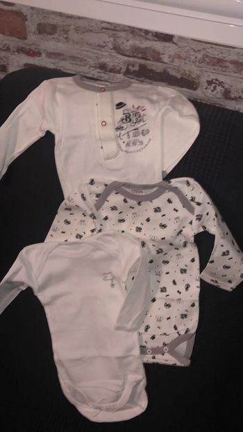 Lot de 3 bodys Absorba