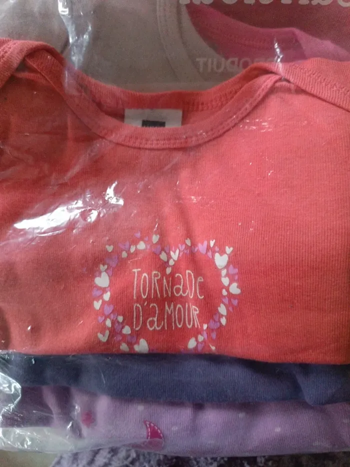 Body rouge clair Tissaia 18M. - photo numéro 6