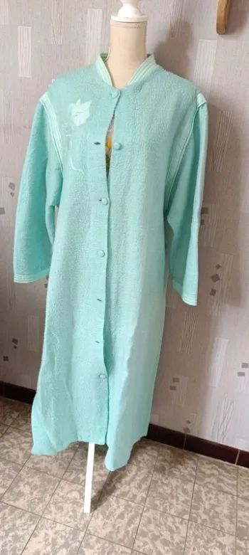sup 1- robe de chambre, 3 suisses , taille 46/48