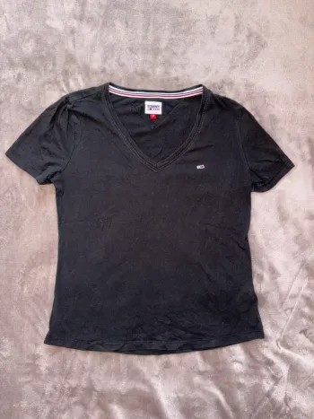 T-shirt noir femme Tommy jeans taille XS en très bon état.