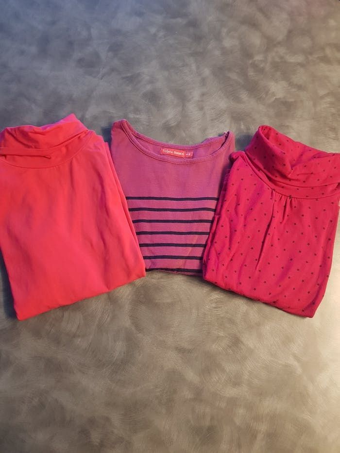 Lot 8ans de 3 tee-shirts manches longues.