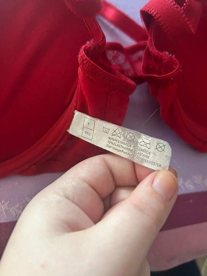 Soutien gorge rouge 85D - photo numéro 7