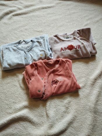 Lot de pyjamas