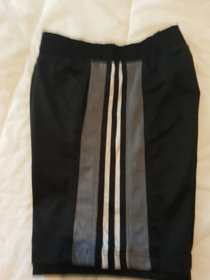 Short long Adidas Vintage taille 40 - photo numéro 2