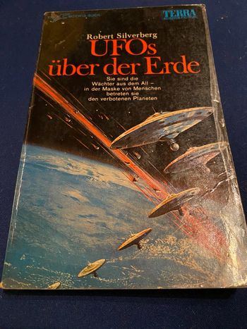 Livre UFOs über der Erde