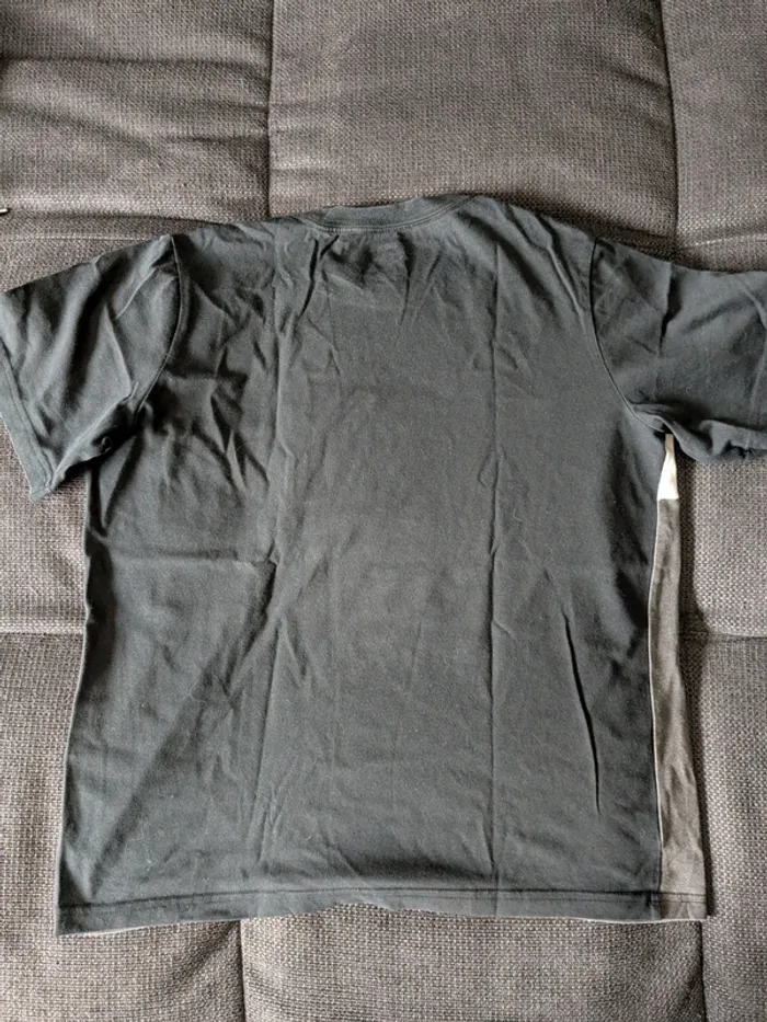 Tee shirt Nike taille 12 ans - photo numéro 4