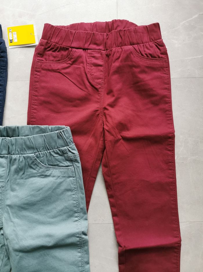 3 pantalons neufs taille 5 6 ans - photo numéro 2
