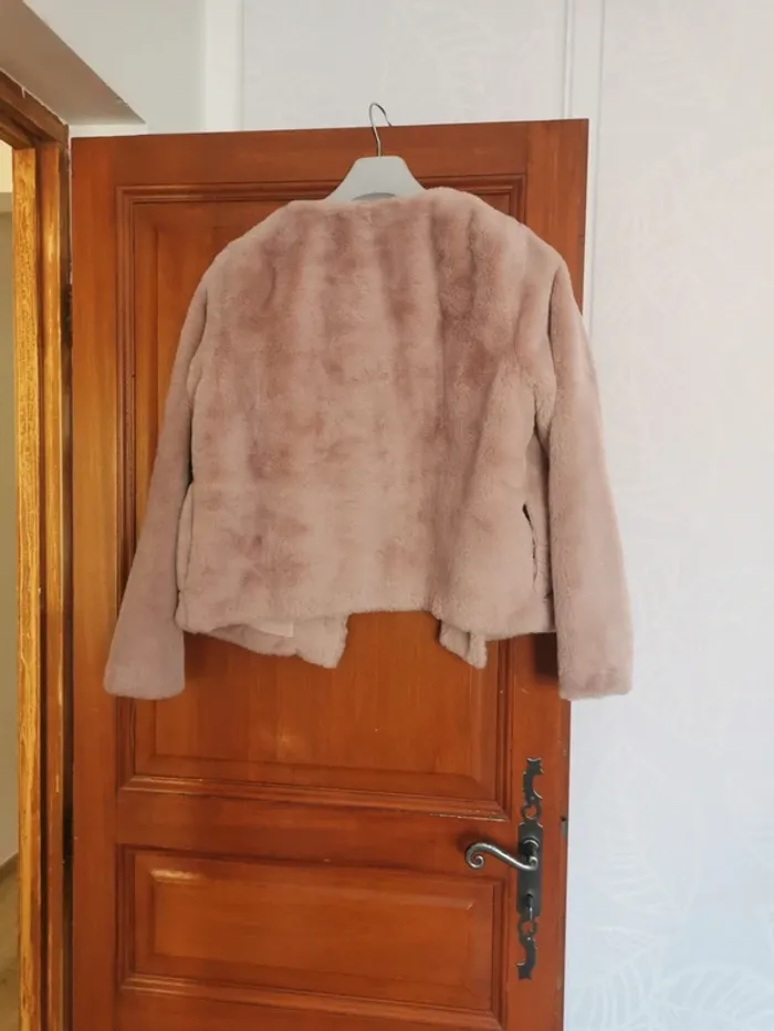 Veste fausse fourrure rose taille M H&M - photo numéro 3
