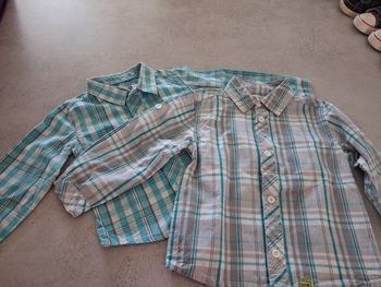 Lot ee 2 chemises manches longues 