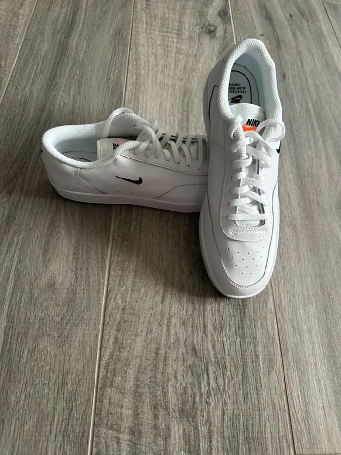 Baskets Nike Court Vintage Sneaker