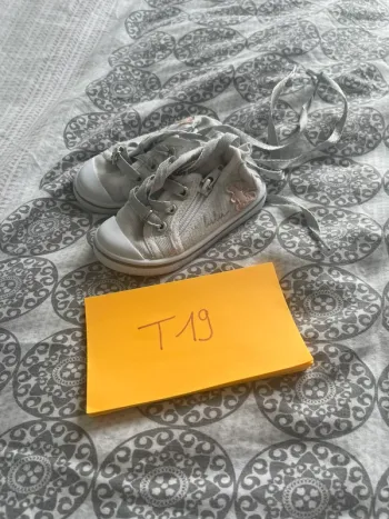 Chaussure lulu castagnette taille 19