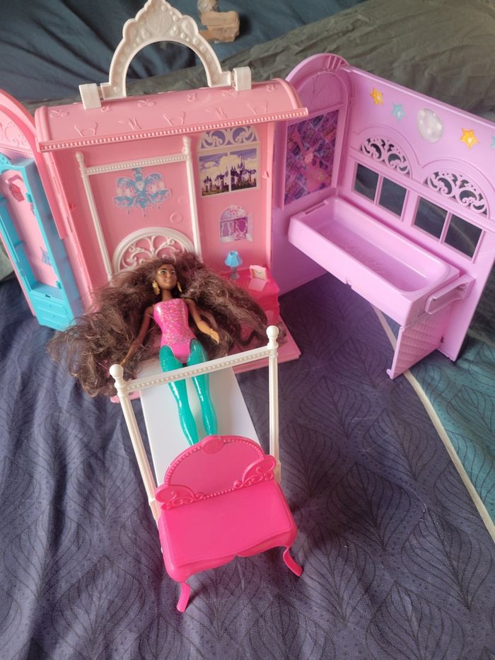 Maison de Barbie transportable - photo numéro 6