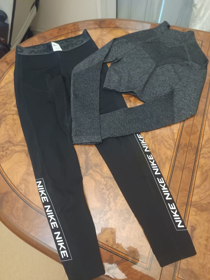 Ensemble sport neuf taille S   1 legging Nike Pro training GRX + 1 haut Prozis