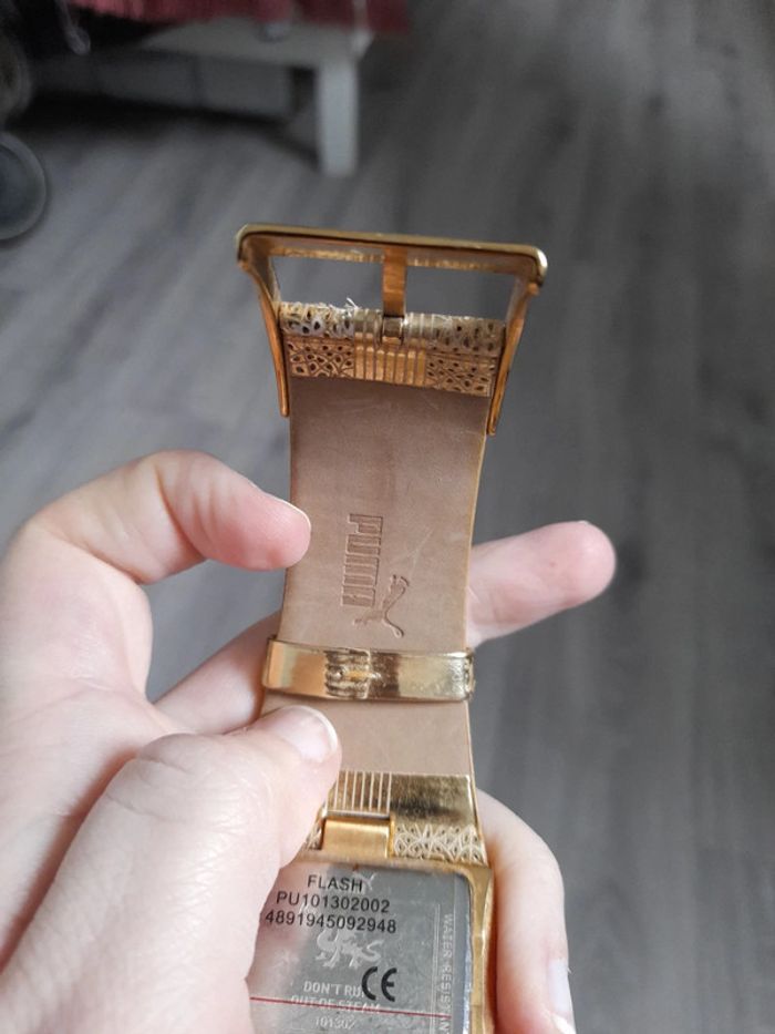 Montre puma doré - photo numéro 3