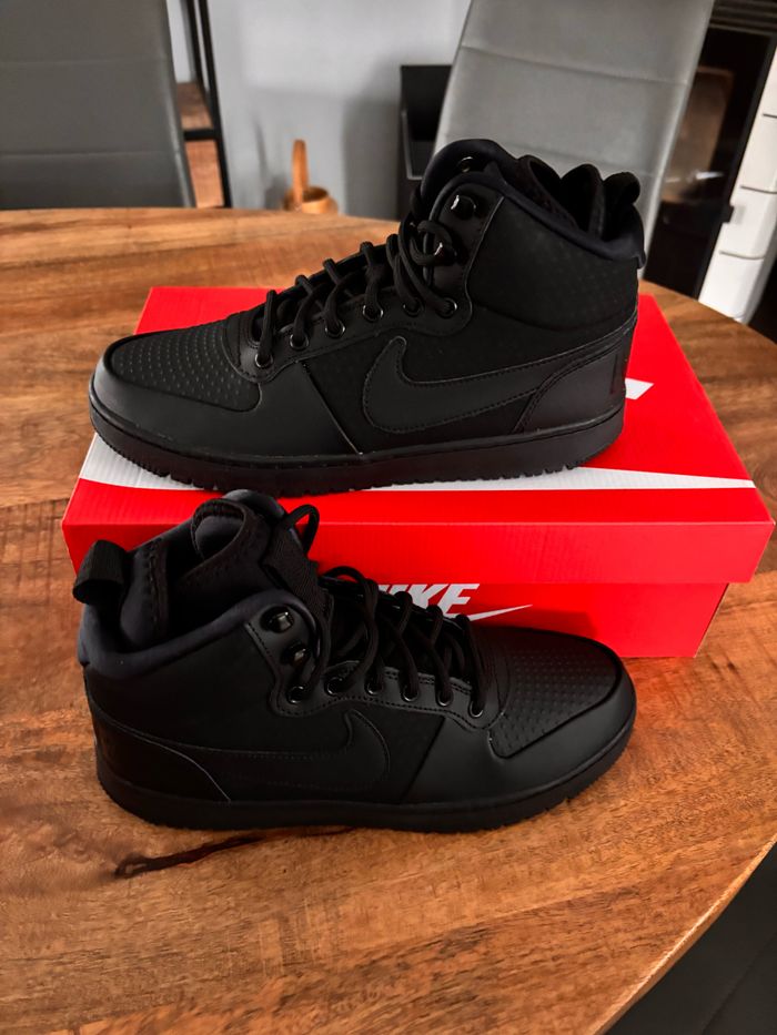 Baskets Nike P.40,5 Neuves unisex